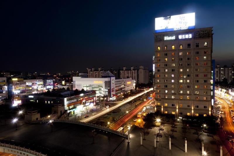 Landmark Hotel Suwon Eksteriør billede